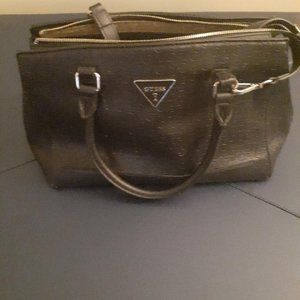 BLACK GUESS PURSE
